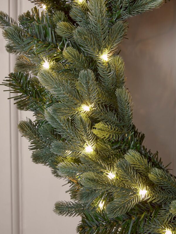 Young pine pre-lit wreath
