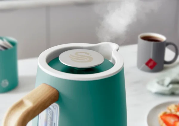 Nordic green 4-slice toaster and cordless kettle bundle - image 3