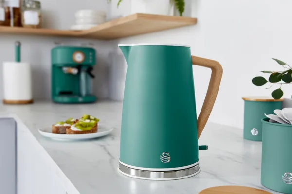 Nordic green 4-slice toaster and cordless kettle bundle - image 4