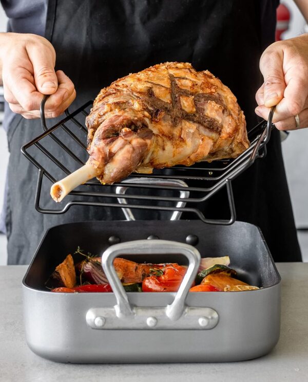 Non stick masterclass deep roasting tray with rack - image 2