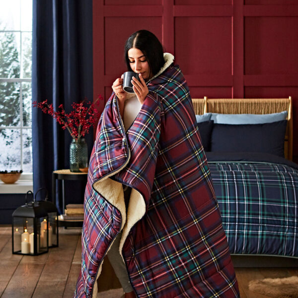Night Lark Cosy Sherpa Throw Classic Tartan Red
