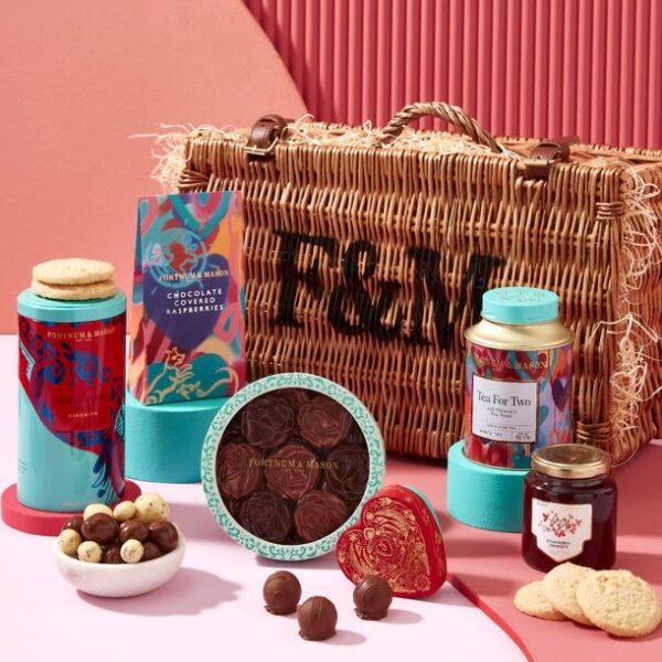 The lovestruck fortnum & mason hamper - image 4