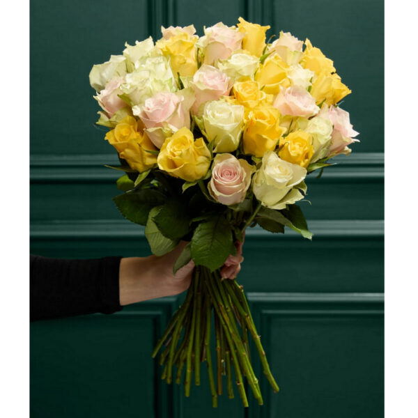 Yellow rose abundance bouquet