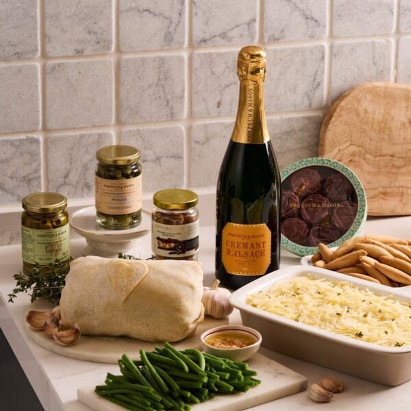 Alternative view of The Vegetarian Valentine's Meal Box