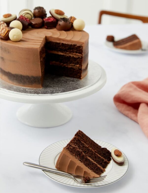 Chocolate naked cake (serves 24) - image 4