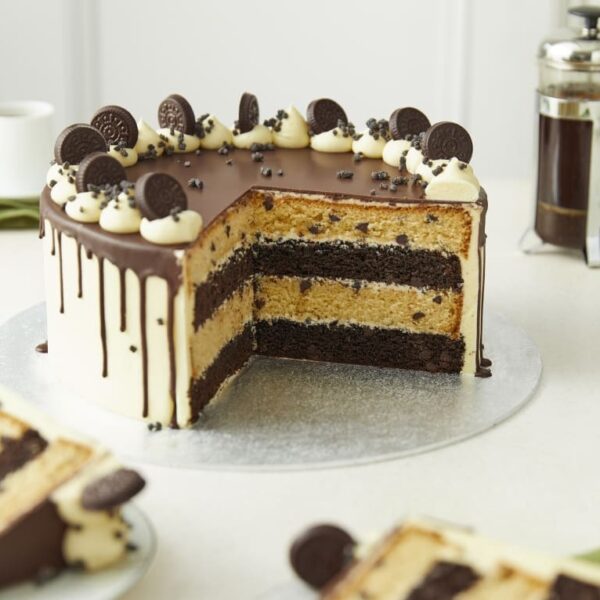Extra Large Cookies & Cream Cake (Serves 32) | M&S