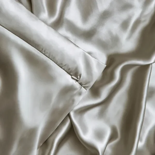 Alternative view of dorma 100% silk duvet cover